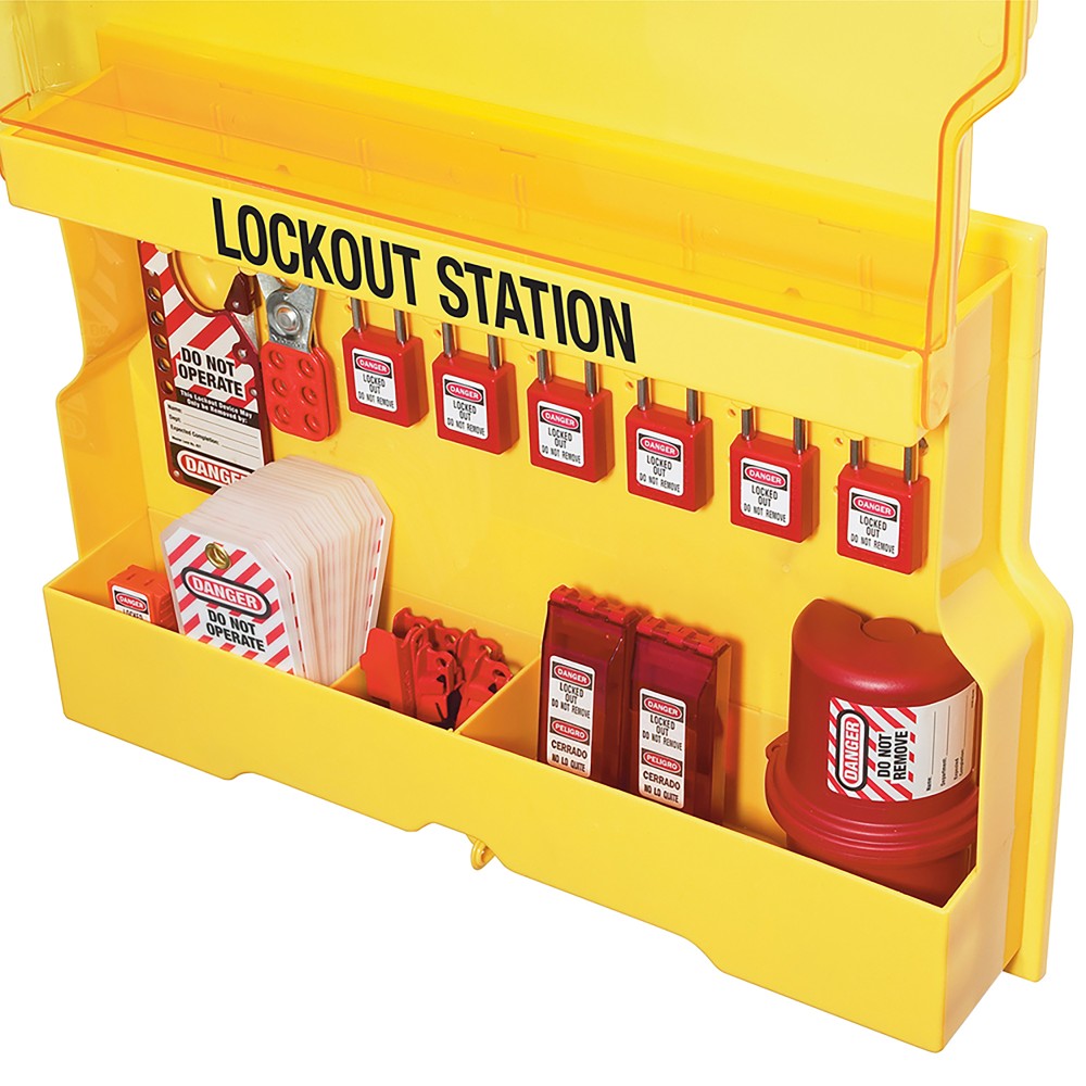 Station de consignation avec assortiment de matériel pour appareils électriques.