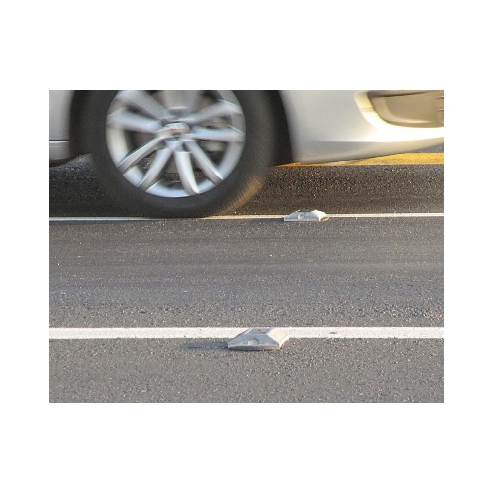 Photo du plot routier sur une route.